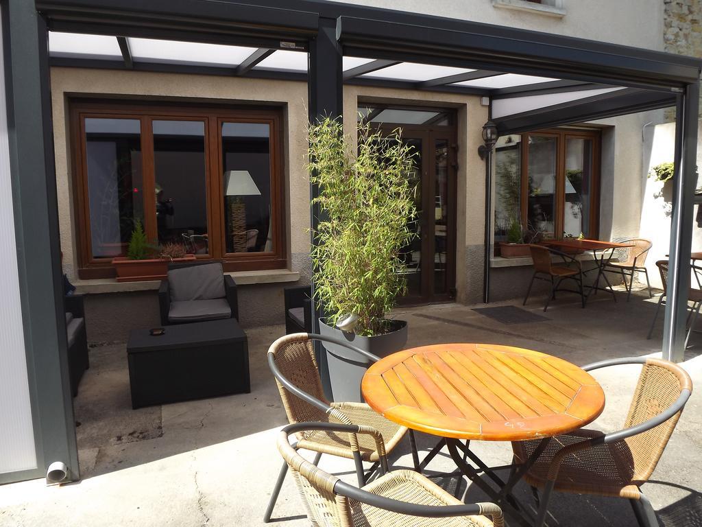 Logis Hotel Restaurant Auberge Du Cheval Blanc Chamouilley Exterior foto