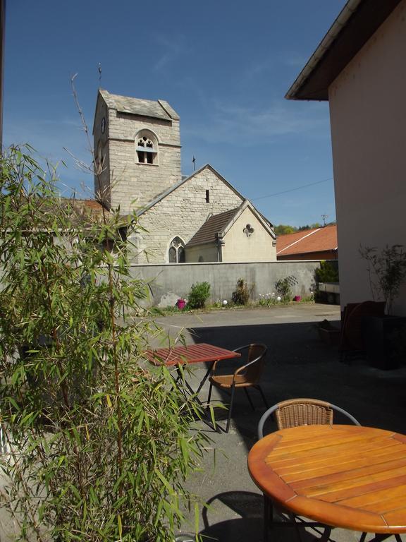 Logis Hotel Restaurant Auberge Du Cheval Blanc Chamouilley Exterior foto