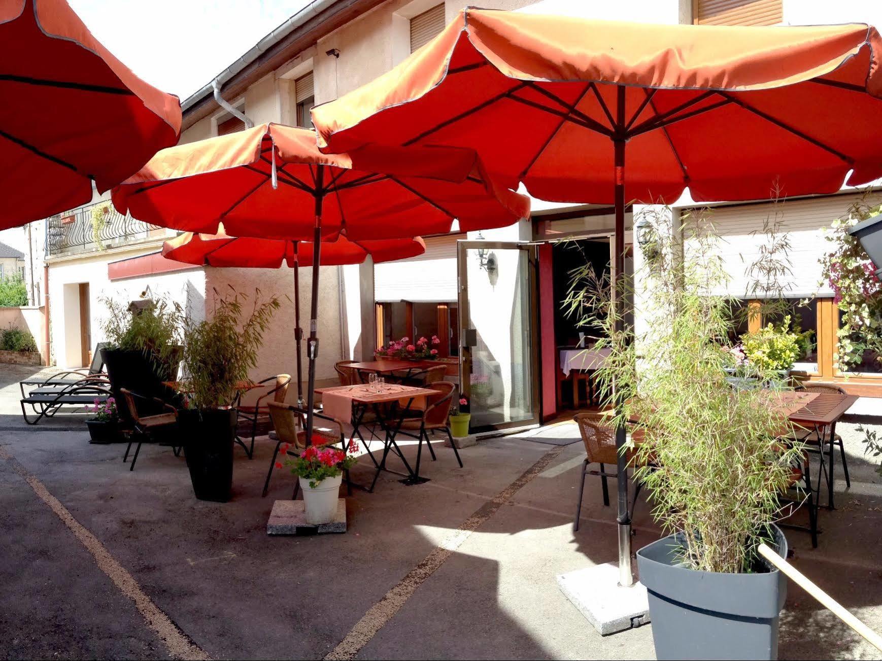 Logis Hotel Restaurant Auberge Du Cheval Blanc Chamouilley Exterior foto